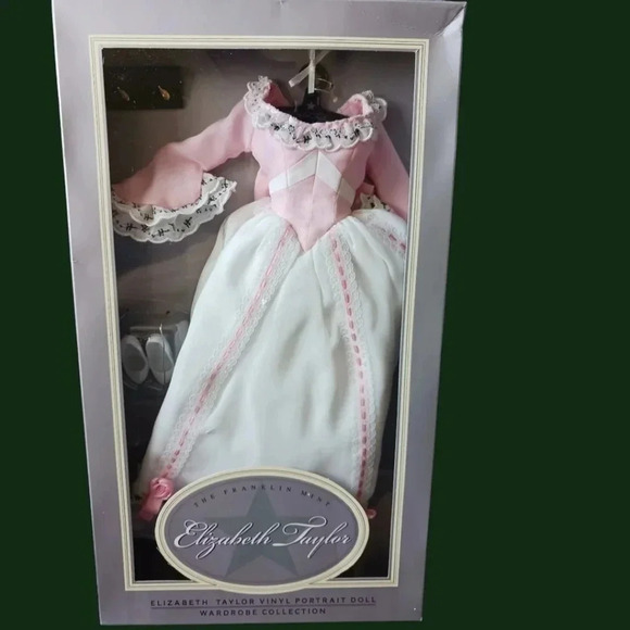 Franklin Mint Other - Franklin mint Elizabeth Taylor vinyl portrait doll wardrove collection